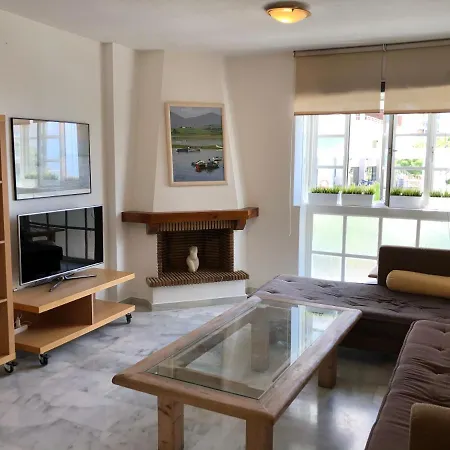 El Cortijuelo: Seaside Triplex With Rooftop Terrace *
