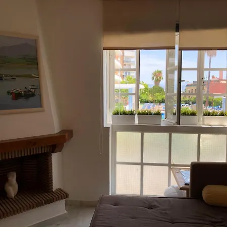 El Cortijuelo: Seaside Triplex With Rooftop Terrace Torremolinos
